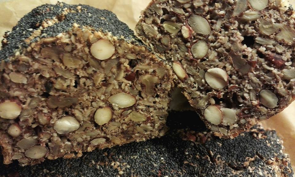 Σκανδιναβικό ψωμί κέτο aka Rugbrød - Keto Kitchen Ninja